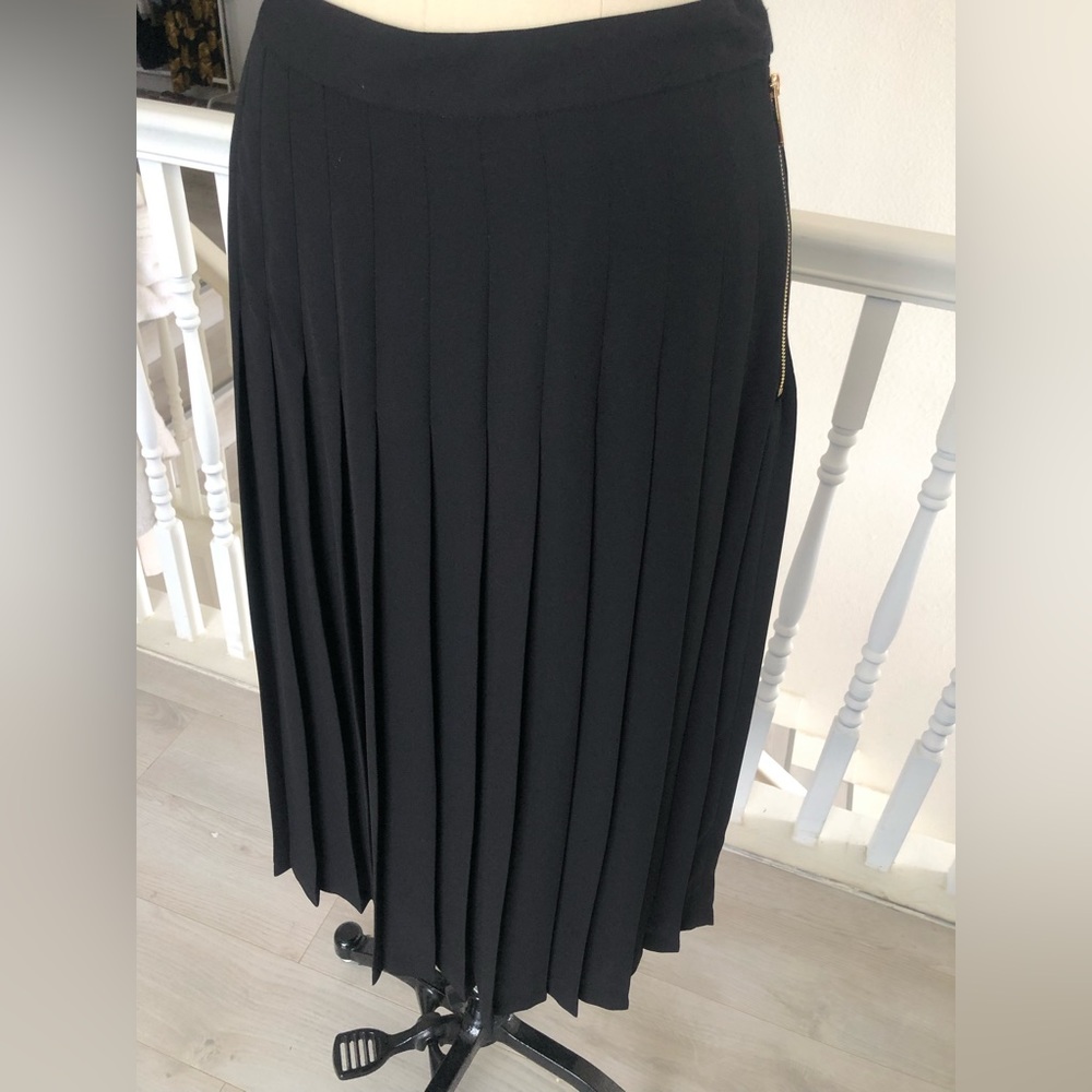 C H A U S, black pleated midi skirt. - Picture 6 of 11